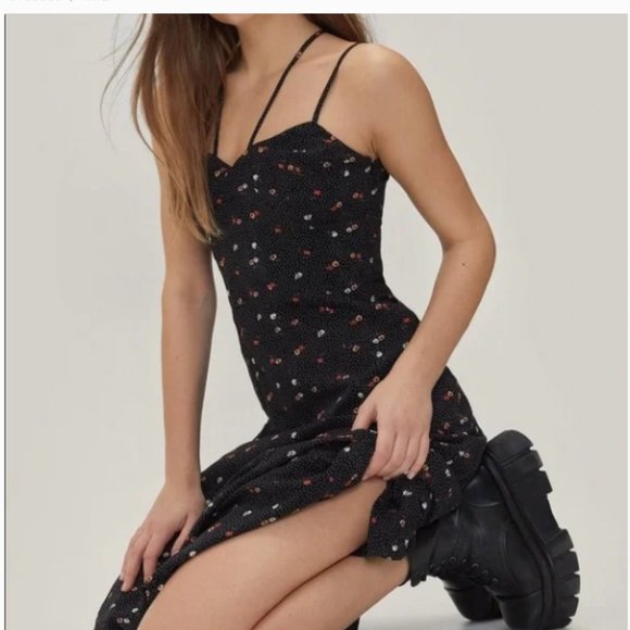 Nasty Gal Strappy Floral Print Midi Dress - NWT Size 6 - Picture 2 of 10
